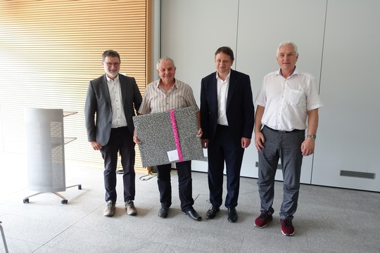 v.l. Prof. Dr. Tomas Sauer, Dr. Erich Fuchs, Dr. Alexander Wisspeintner, Prof. Dr. Ulrich Bartosch; Foto: Universität Passau
